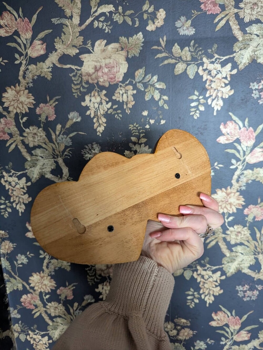 Wooden Double Heart Trinket Shelf Wall Hook - Picture 2 of 4